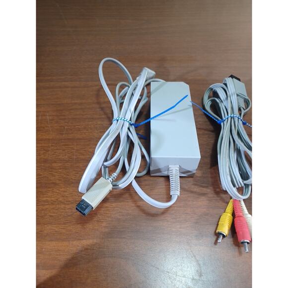 Nintendo Wii Console Bundle No Sensor Bar TESTED AND PLAYED - Picture 8 of 9